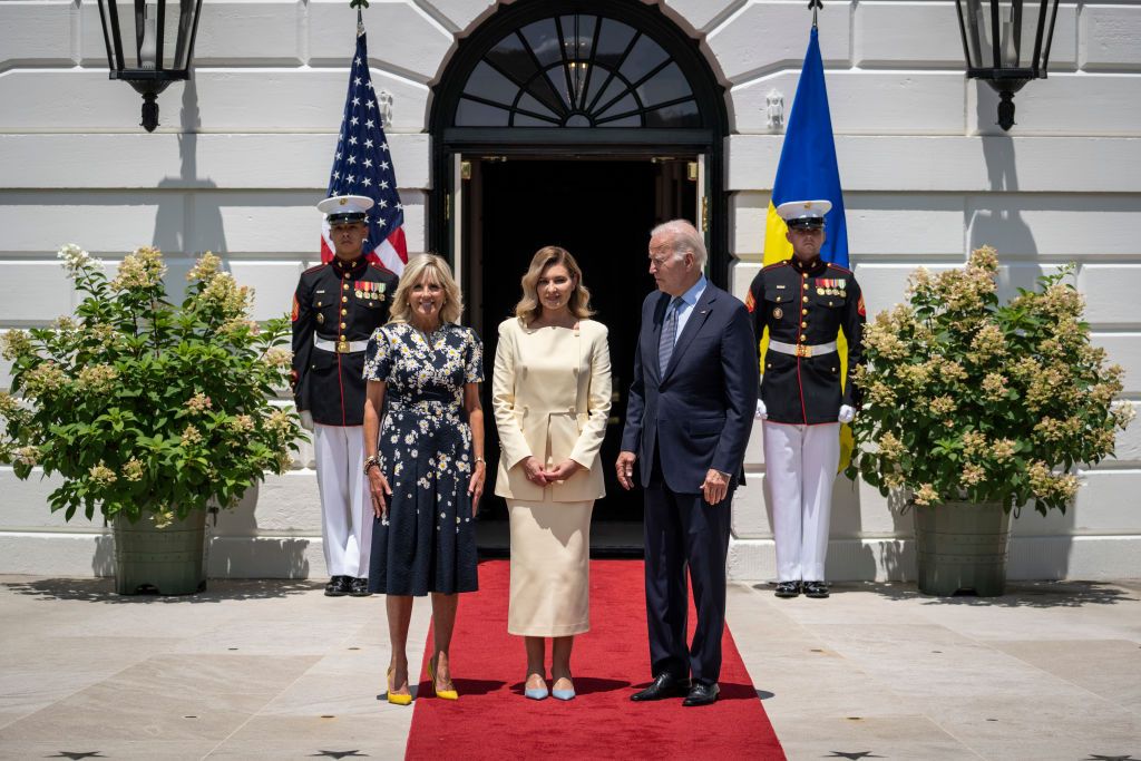 Jill and Joe Biden greeted Olena Zelenska at the White House.