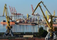 Украина подтвердила возобновление работы трех портов.