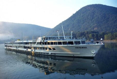 Firma Danube Shipping Company planuje wykorzystać amerykańskie barki w odbudowie swojej floty rzecznej.