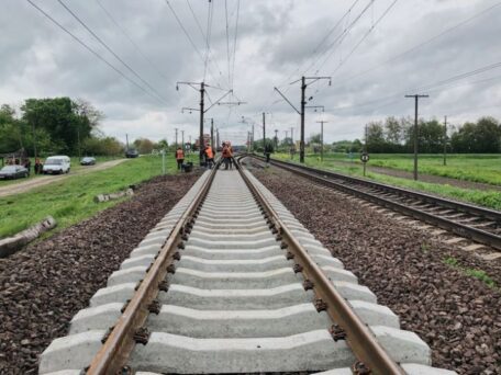 Los Ferrocarriles de Ucrania han restaurado la vía abandonada hasta la frontera con Rumanía.