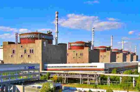 La central nuclear de Zaporizhzhia se desconectó de la red eléctrica por primera vez en su historia, sin embargo, la conexión se restableció más tarde.