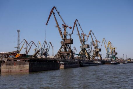 Eksport zboża z portów nad Dunajem stał się utrudniony z powodu płytkiej wody.