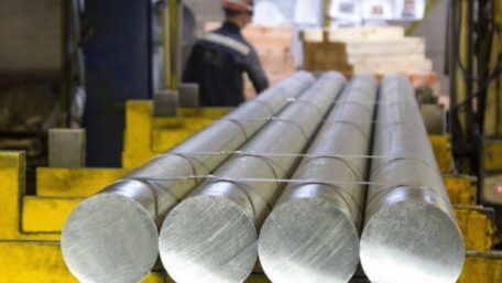 Rusia intenta vender el metal ucraniano como propio.