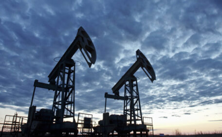 USA opracowuje plan ograniczenia dochodów Rosji z eksportu ropy naftowej.