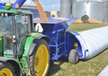 USAID допоможе українським фермерам придбати обладнання для зберігання зерна.