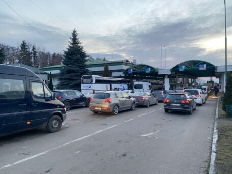 Ukraina ustaliła nowe zasady przekraczania zachodniej granicy.