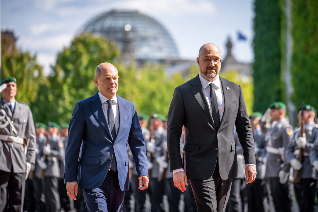 Olaf Scholz and Denys Shmyhal discuss reconstruction during the Berlin meeting.