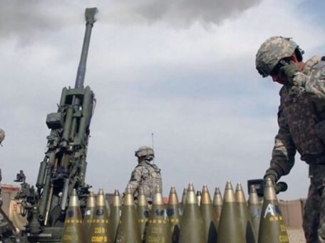 El proyectil de artillería estadounidense más preciso se agrega al arsenal de Ucrania.