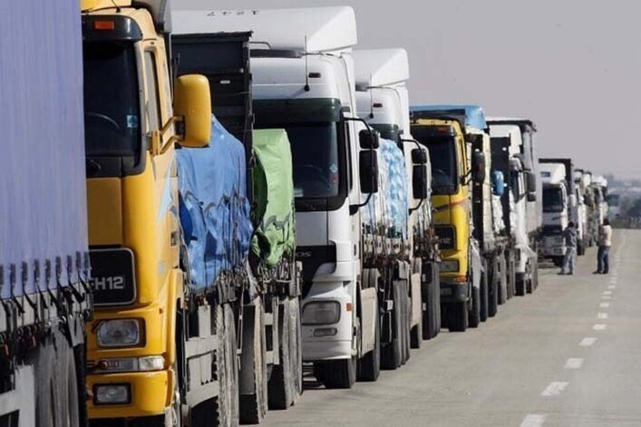 The Ukrainian-Polish border is backed up with huge lines.