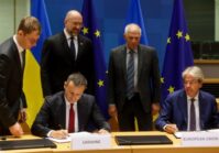 UE podpisuje umowę z Ukrainą na kolejne 500 mln euro pomocy.