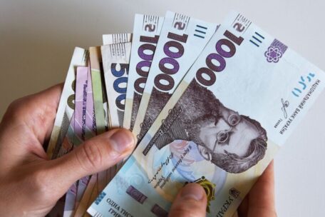 Los ucranianos han pedido prestado 12 veces menos dinero desde la guerra.
