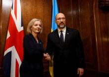 Велика Британія допоможе Україні закупити газ та збільшити постачання зброї.