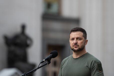 Zelenskyy explica cómo el suministro de defensas aéreas impulsará la economía ucraniana.