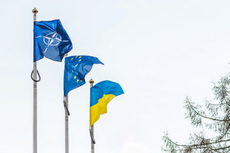Większość Ukraińców popiera przystąpienie Ukrainy do NATO i Unii Europejskiej.