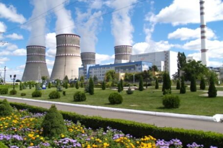 На тлі “інтересу” ворога до енергоінфраструктури Україна посилила охорону Рівненської АЕС.