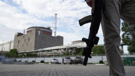 Los ocupantes obligaron a aproximadamente 100 trabajadores de la central nuclear de Zaporizhzhya a firmar contratos con Rosatom.