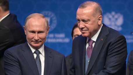 США посилили тиск на Туреччину за “дружбу” з Росією.