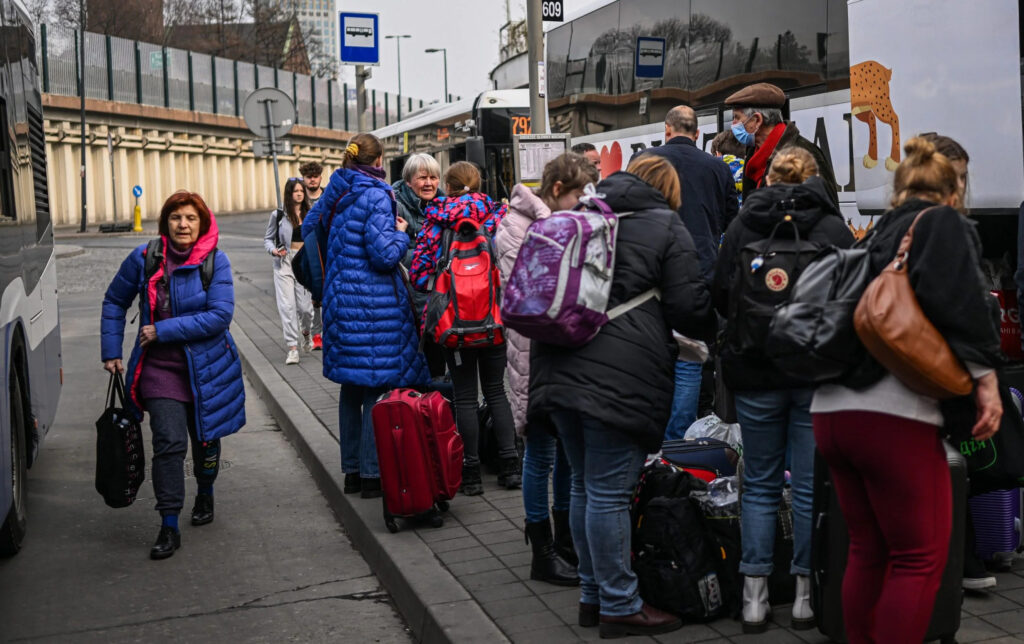 Німеччина нарахувала майже 1 млн зареєстрованих біженців з України та очікує на нову хвилю взимку.