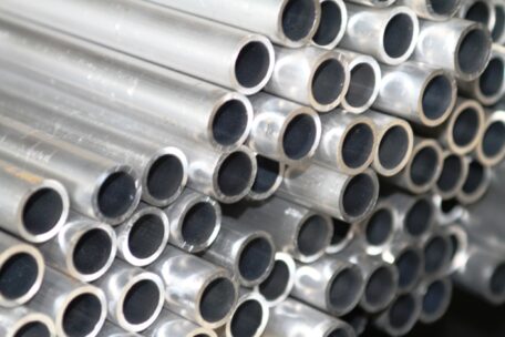 World steel consumption will decrease due to the war in Ukraine.