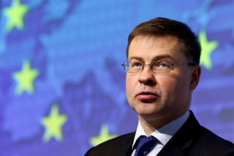 La UE planea continuar con su política de promover plenamente el comercio con Ucrania.