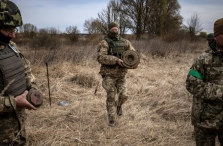 Les États-Unis ont alloué 47,6 millions de dollars d’aide d’urgence pour former les sapeurs ukrainiens.