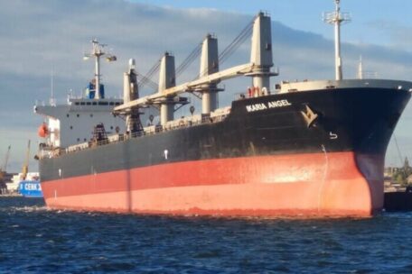 Doce barcos con grano ucraniano partieron el lunes de los puertos marítimos de Odesa.