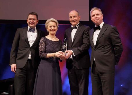 Ursula von der Leyen and President Zelenskyy both honored at the Business & Finance Awards 2022.