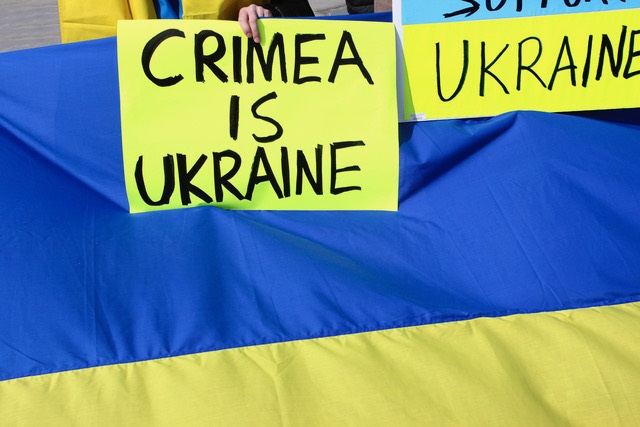 Ukrainian forces will enter Crimea with weapons in hand.