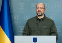 Премьер-министр Украины объявляет список наиболее критических вооружений.
