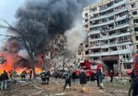 Skutki tragedii nad Dnieprem po zmasowanym uderzeniu Rosji: 35 zabitych i 75 rannych.