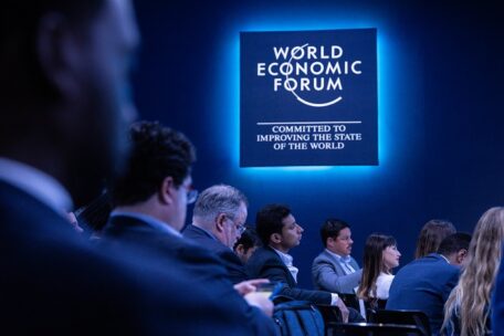 У Давосі розпочинається Всесвітній економічний форум, у центрі уваги якого – Україна.