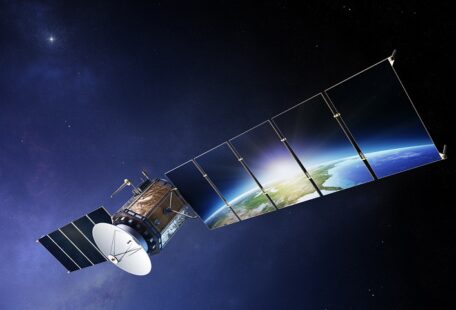 Первый украинский аграрный спутник начал работу на орбите.