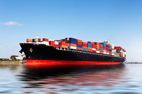 Ukraine increased sea export of agricultural products due to large-tonnage ships.