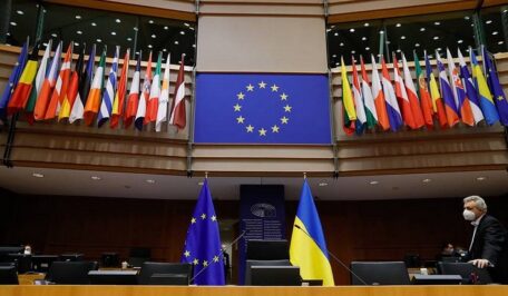 Le Parlement européen appelle à fournir à l’Ukraine des avions de chasse et toutes les armes sans exception.