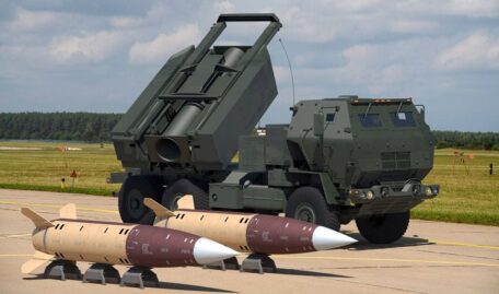 Nowy pakiet pomocy wojskowej USA o wartości 2,1 mld dolarów zawiera nowe rakiety hybrydowe.
