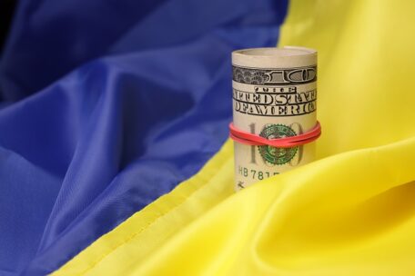 Die USA werden 9,9 Mrd. USD an die Ukraine überweisen.