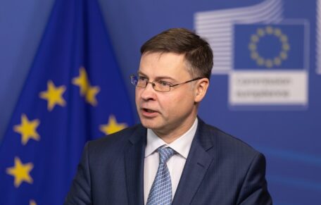 L’UE prolongera le statut commercial préférentiel de l’Ukraine d’un an et prévoit de payer la deuxième tranche de macrofinancement à la fin du mois de mars. 