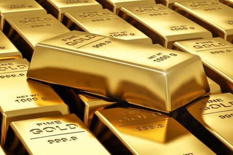 Światowe banki centralne agresywnie kupują złoto.