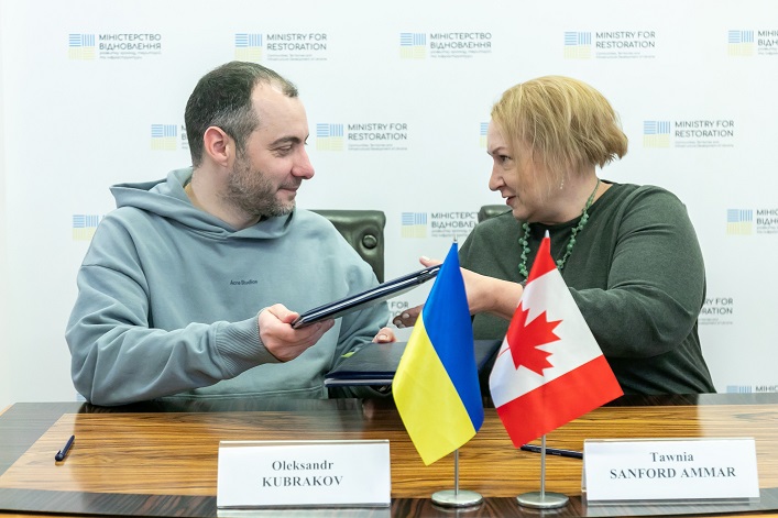 Des experts canadiens conseilleront l’Ukraine sur le processus de reconstruction et aideront à attirer les investissements. 