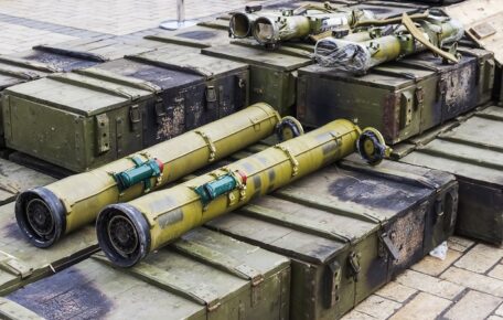 Die russischen Waffenexporte sind seit Beginn des Krieges zusammengebrochen, und die Ukraine gehört zu den größten Waffenimporteuren.