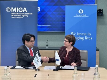Die MIGA wird drei ukrainischen Staatsbanken Garantien in Höhe von bis zu 10 Mio. USD für Handelsfinanzierungen der EBWE gewähren.