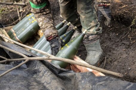L’UE discute de l’achat de munitions pour l’Ukraine en dehors de l’UE. 