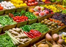 Les prix mondiaux des denrées alimentaires ont diminué au cours de la dernière année.