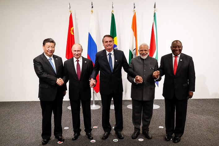 У ПАР попросили Путіна не приїжджати на саміт BRICS, адже тоді його арештують на вимогу МКС.