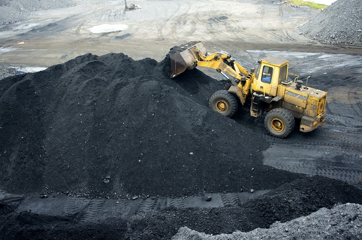 Pierwsza dostawa węgla z Polski dociera do Ukrainy.