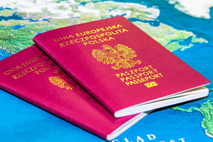 Українці торік отримали рекордну кількість паспортів Польщі.