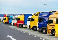 Вантажівки з українським експортом застрягли у чергах на польському кордоні.