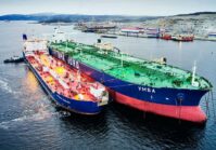ЄС закриє порти для суден, які допомагають Росії експортувати нафту.