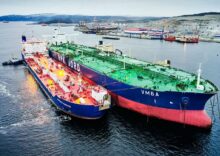 ЄС закриє порти для суден, які допомагають Росії експортувати нафту.