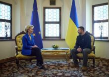 Ursula von der Leyen met with Volodymyr Zelenskyy in Kyiv to discuss new sanctions against the Russian Federation.